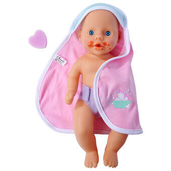 Pasgeboren babybadpop heeft een badje nodig